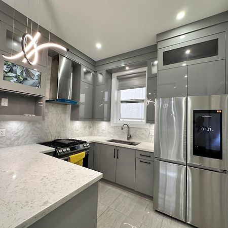 Apartamento Modern And New House Near Pne With Big Garden And Free Parking Vancouver Exterior foto