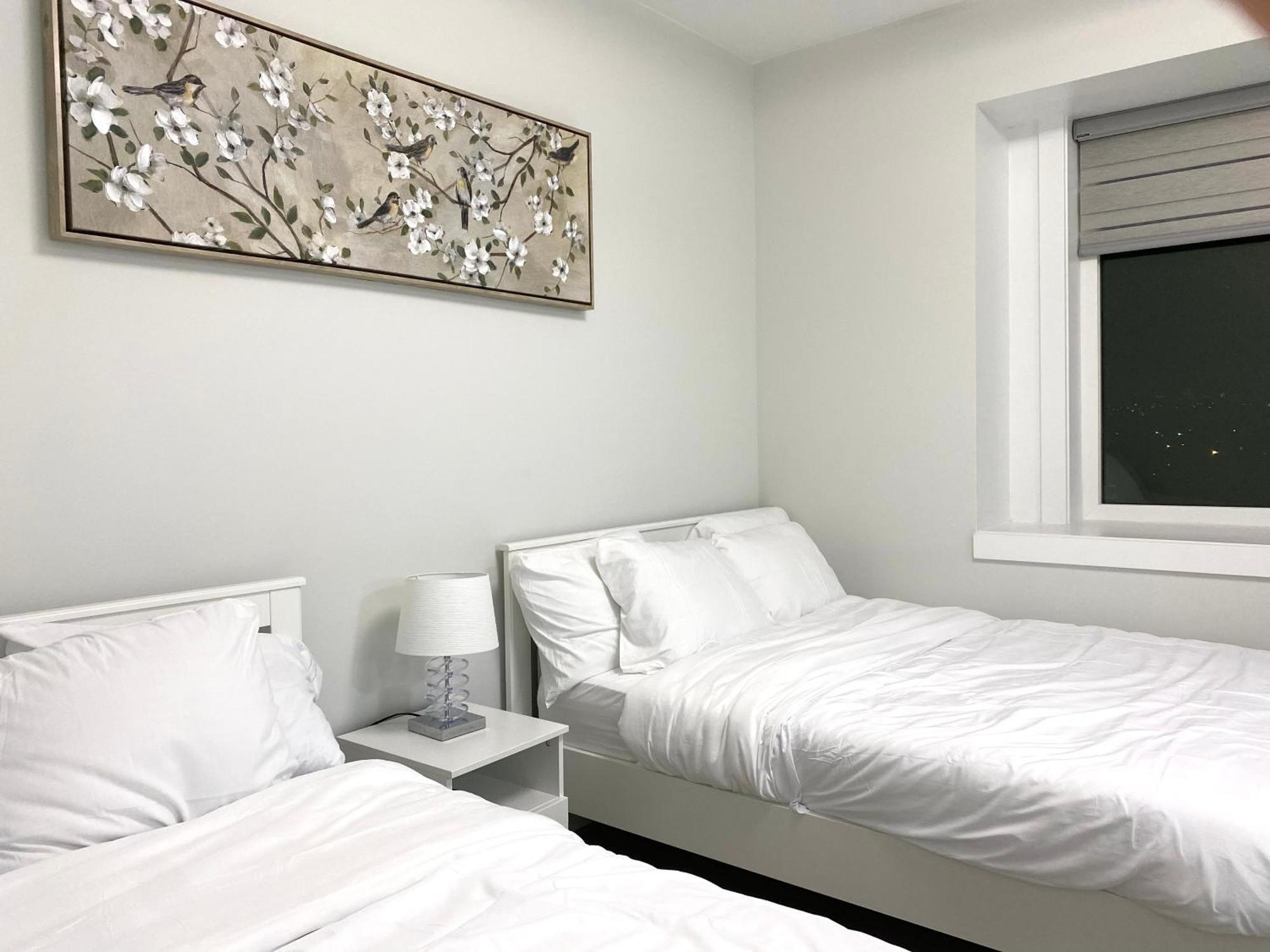 Apartamento Modern And New House Near Pne With Big Garden And Free Parking Vancouver Exterior foto